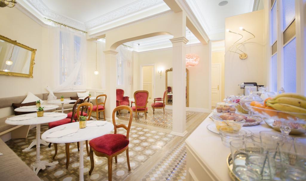Anakena House Bed & Breakfast Барселона Екстер'єр фото
