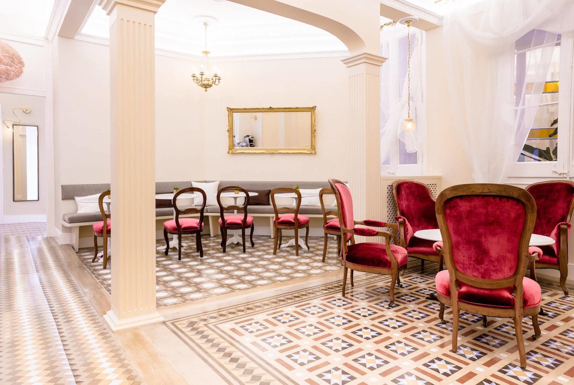 Anakena House Bed & Breakfast Барселона Екстер'єр фото