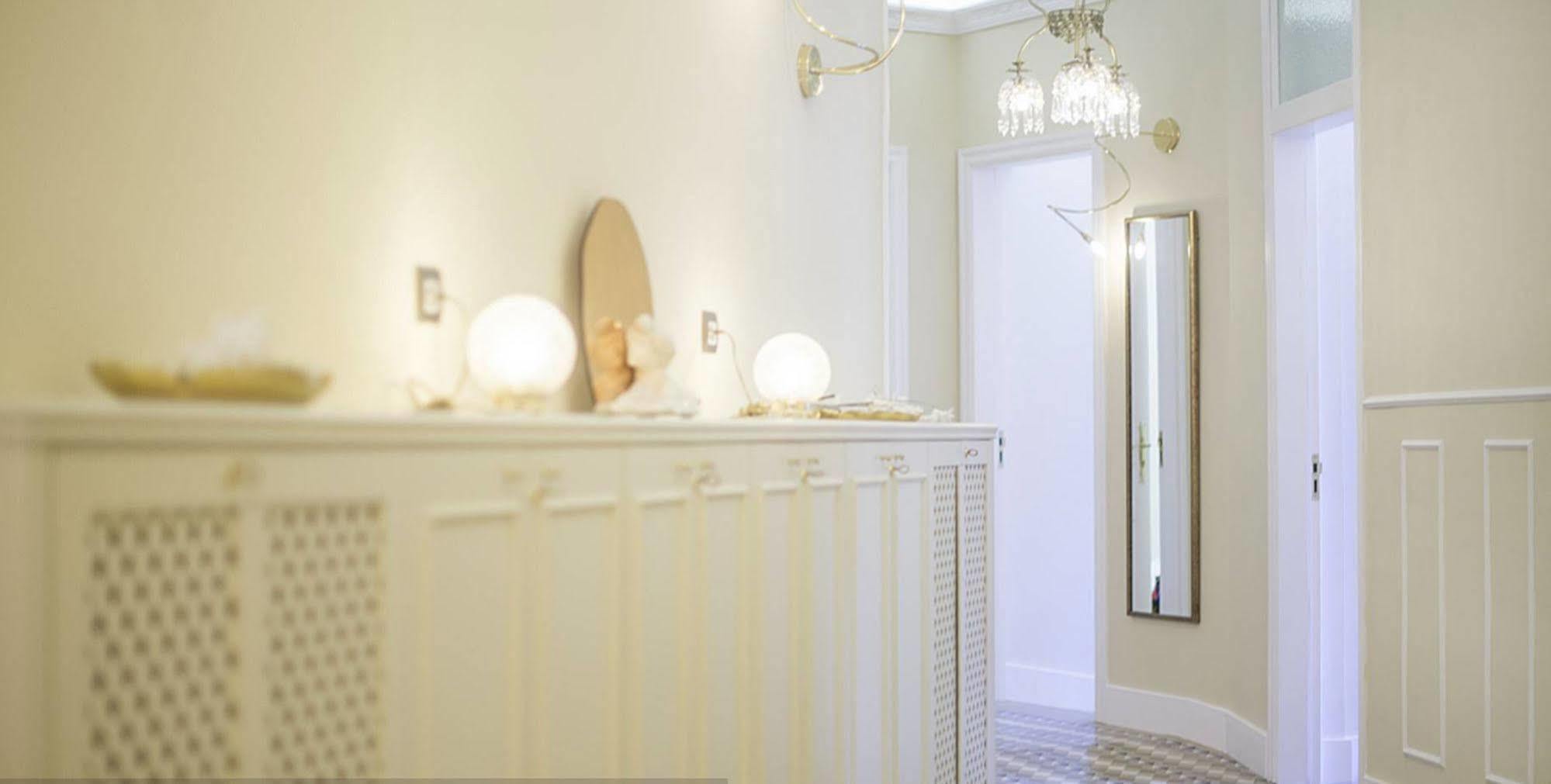 Anakena House Bed & Breakfast Барселона Екстер'єр фото